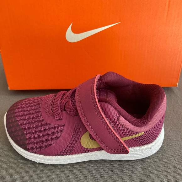 NEW NIKE REVOLUTION 4 SNEAKERS 4C GIRLS TODDLER CHILDREN INFANT SHOES BABY - Picture 6 of 16